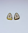 Oval earrings.