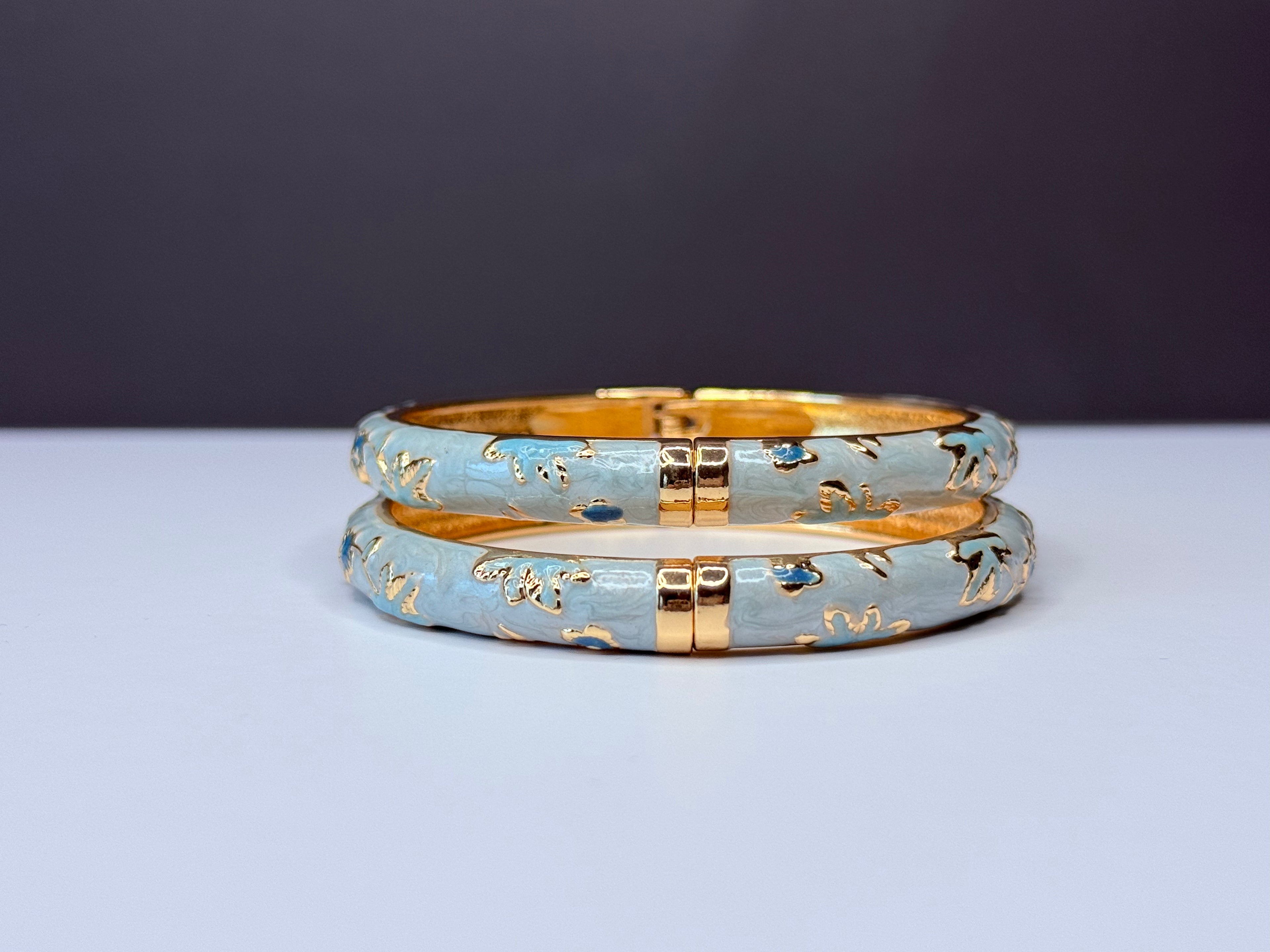 Hand-painted enamel baby blue floral bangle