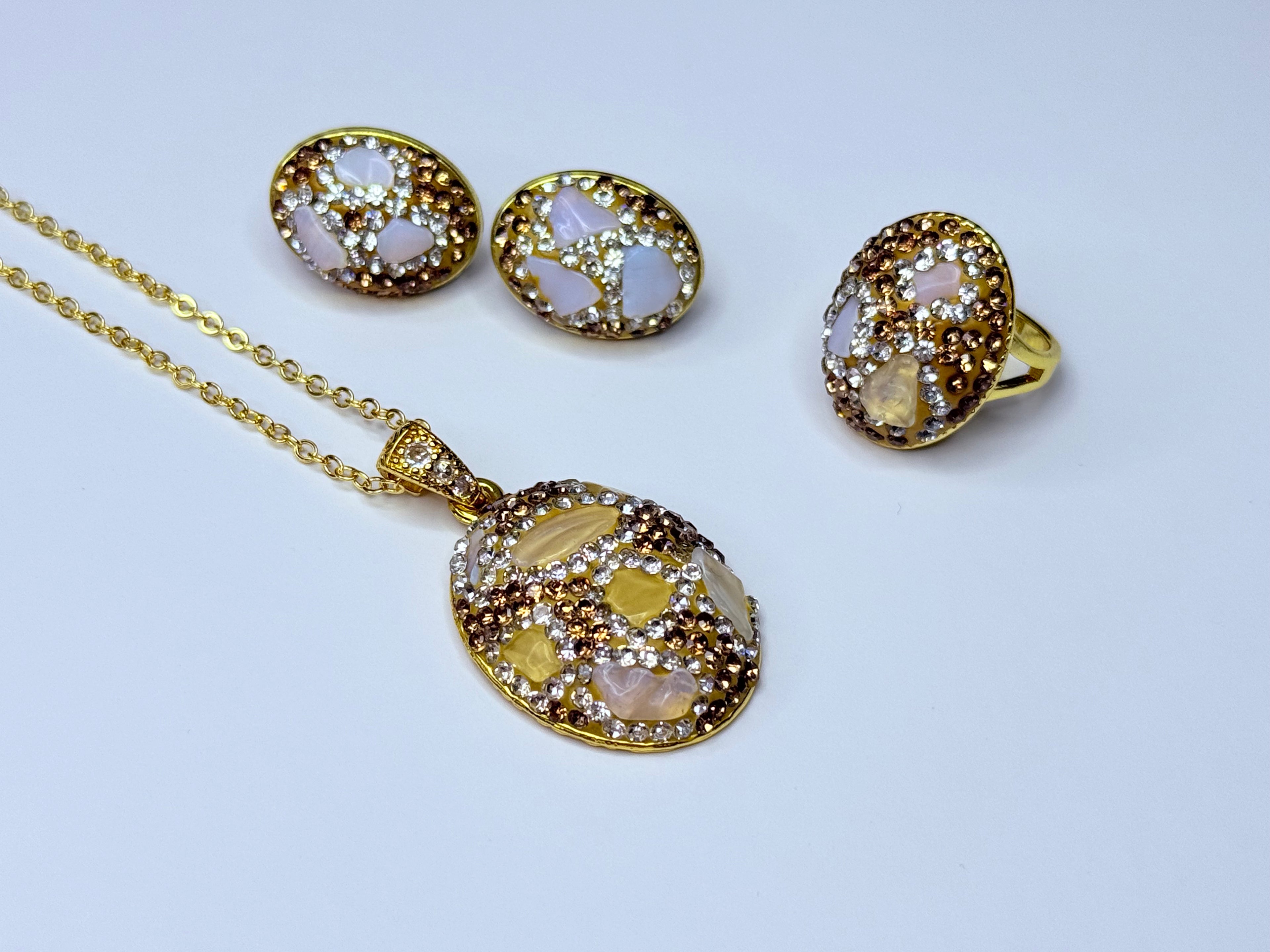 Natural opal stone set.