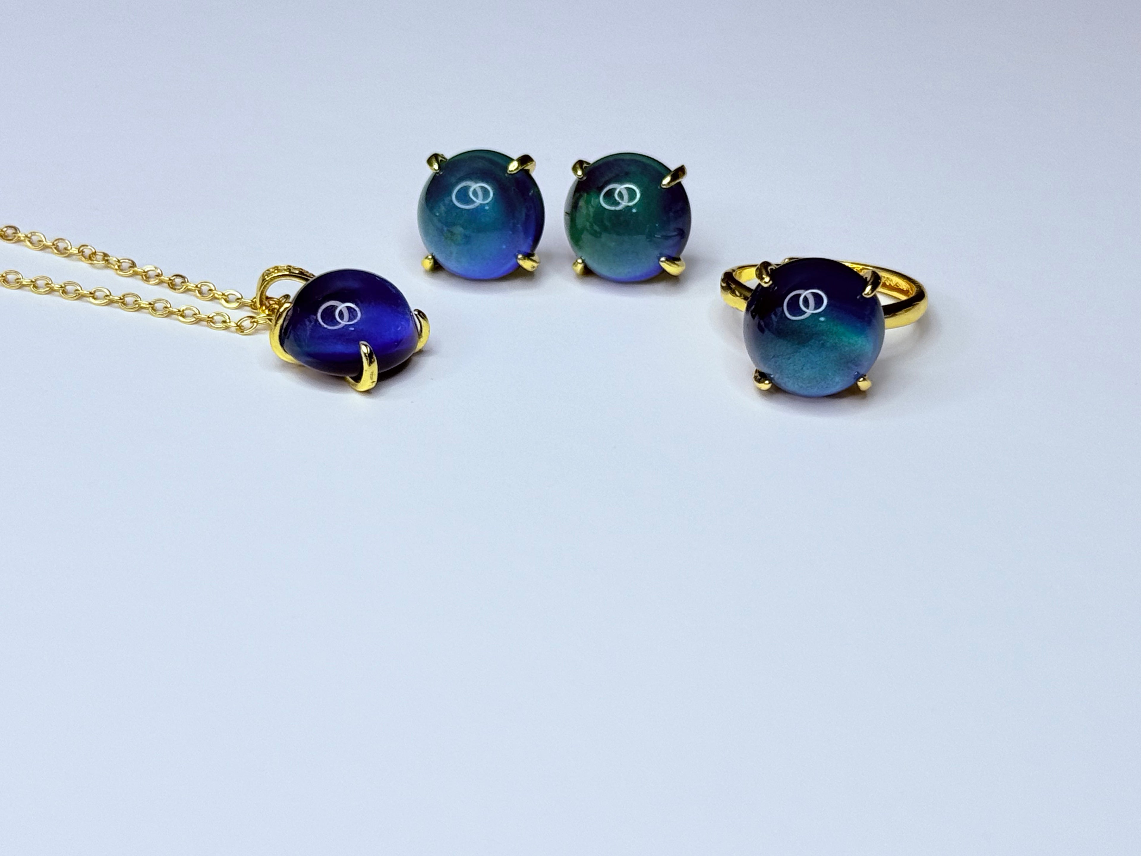 Mood or thermochromic jewelry set.