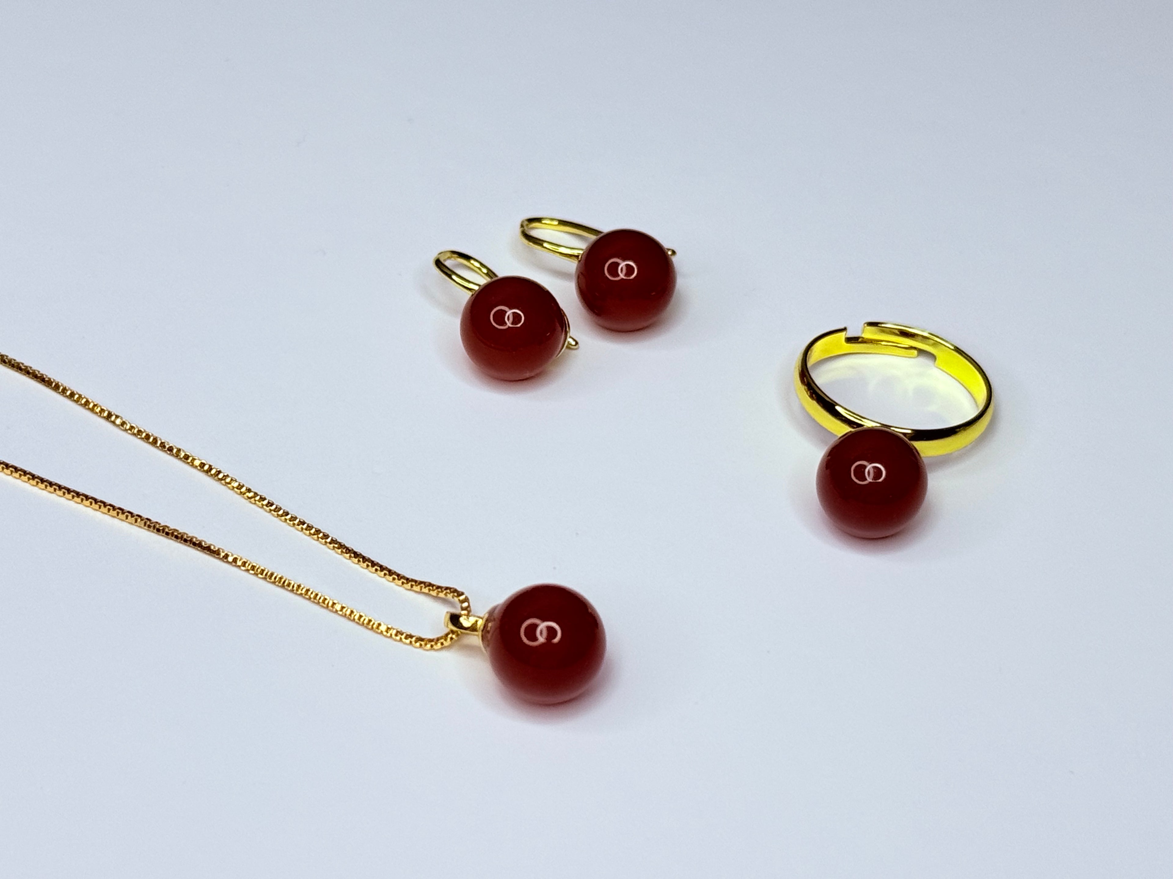 Genuine carnelian stone set.