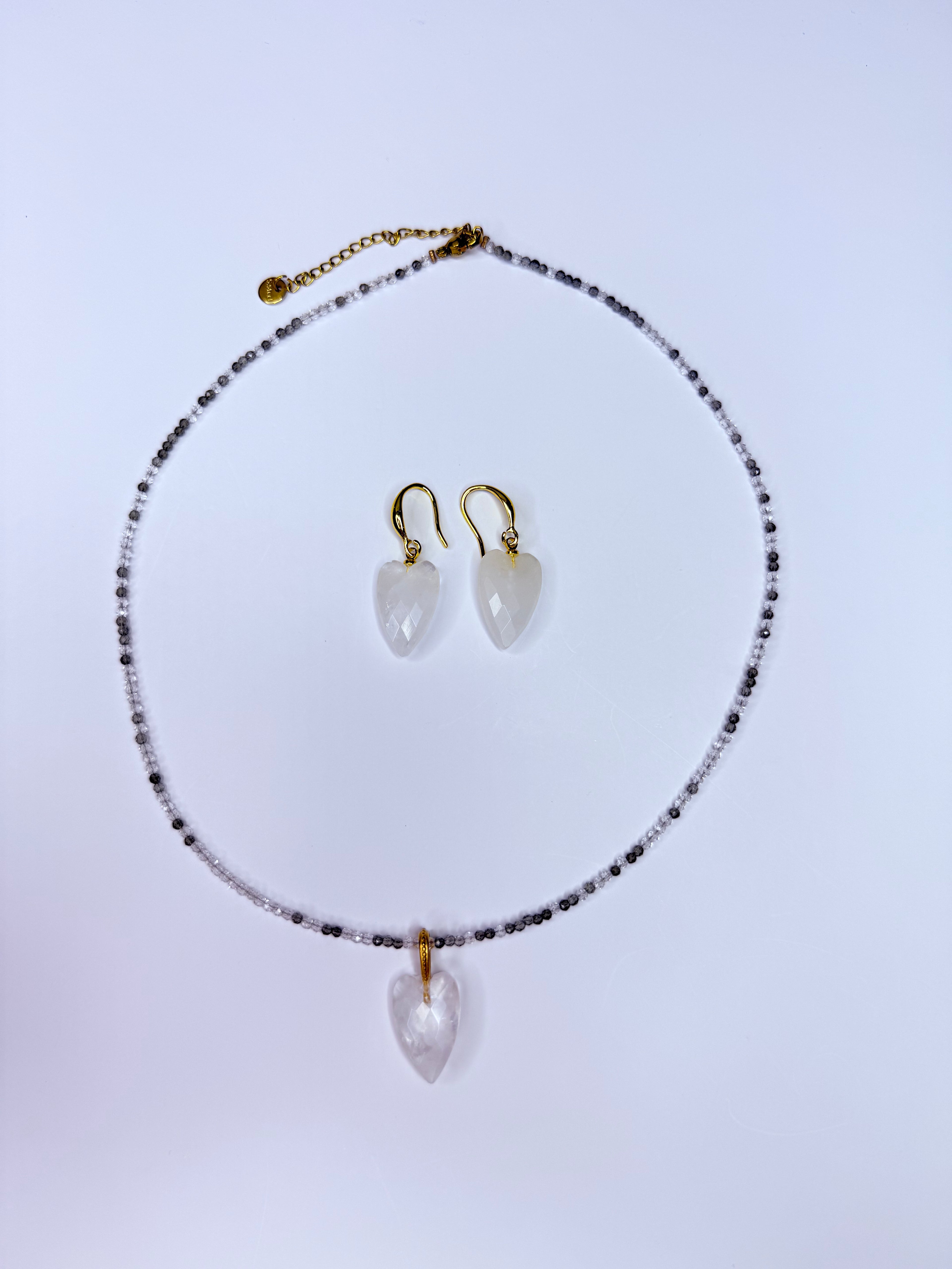 White quartz stone set.