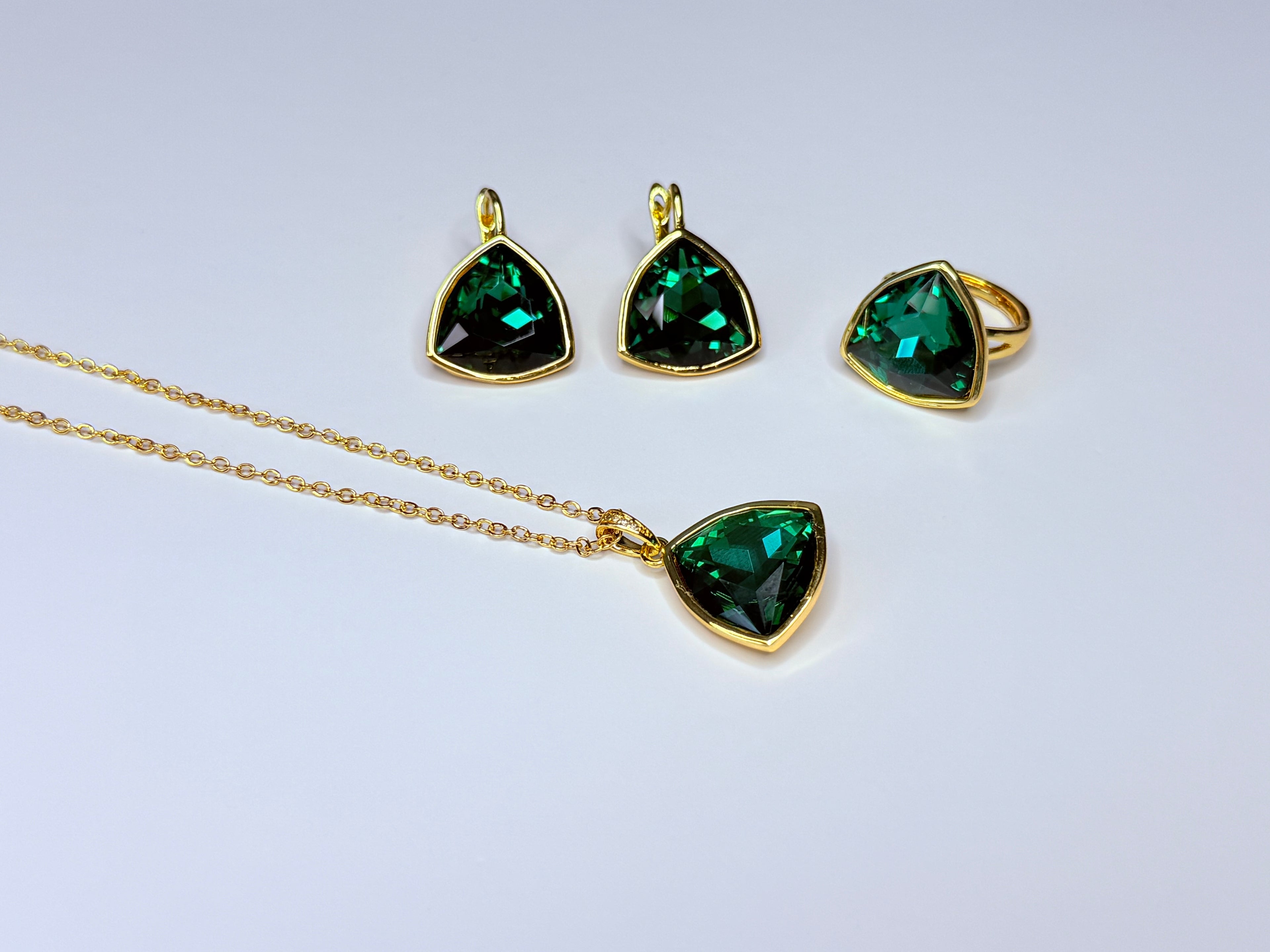 Solid green-cut crystal set.
