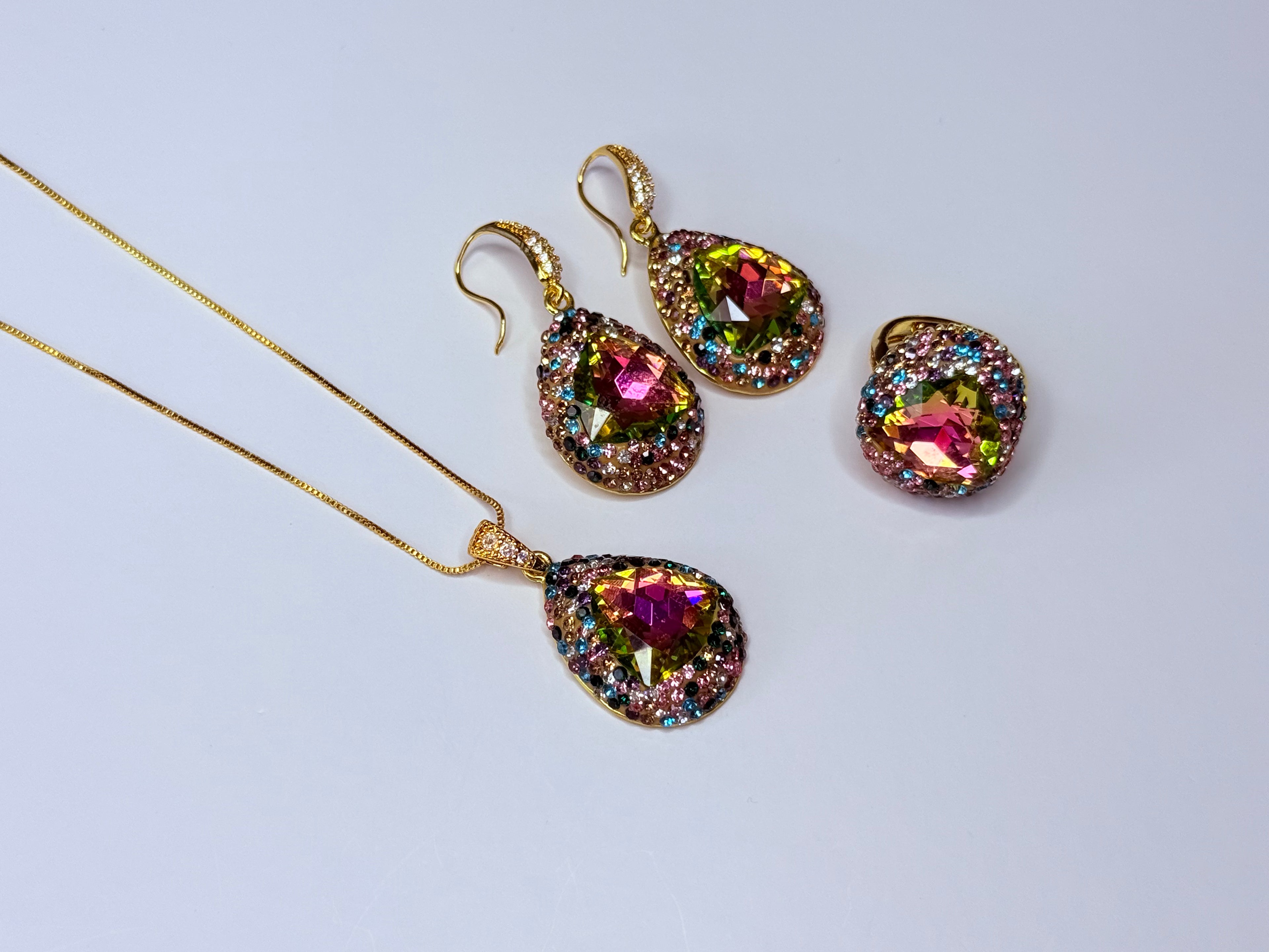Multicolor fuchsia stone set.