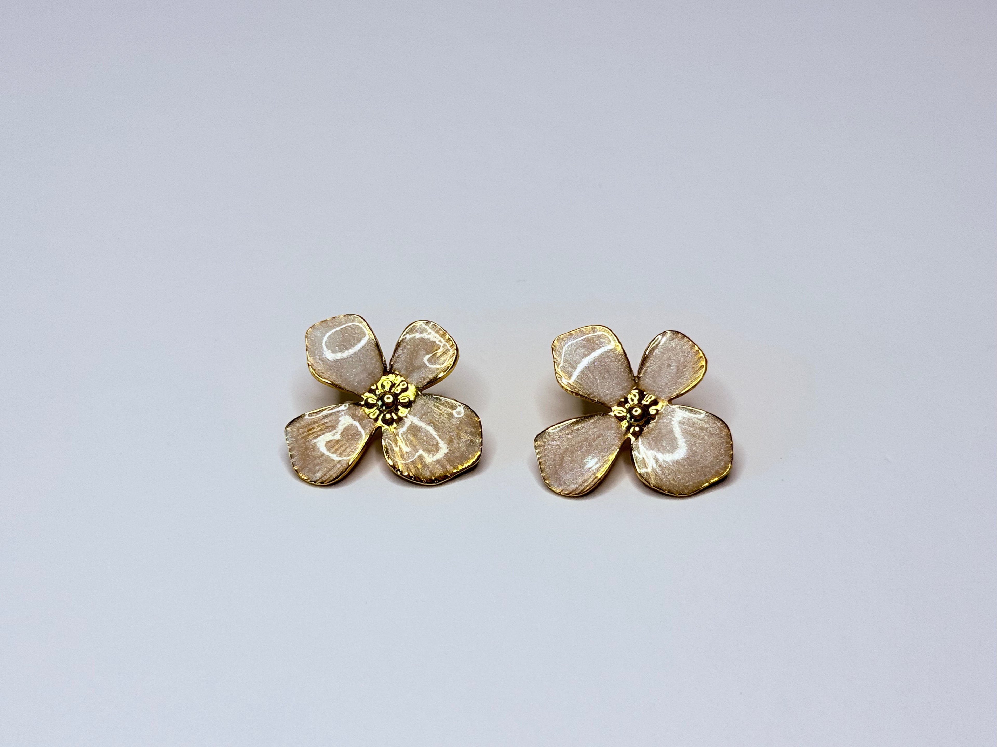 Floral earrings.