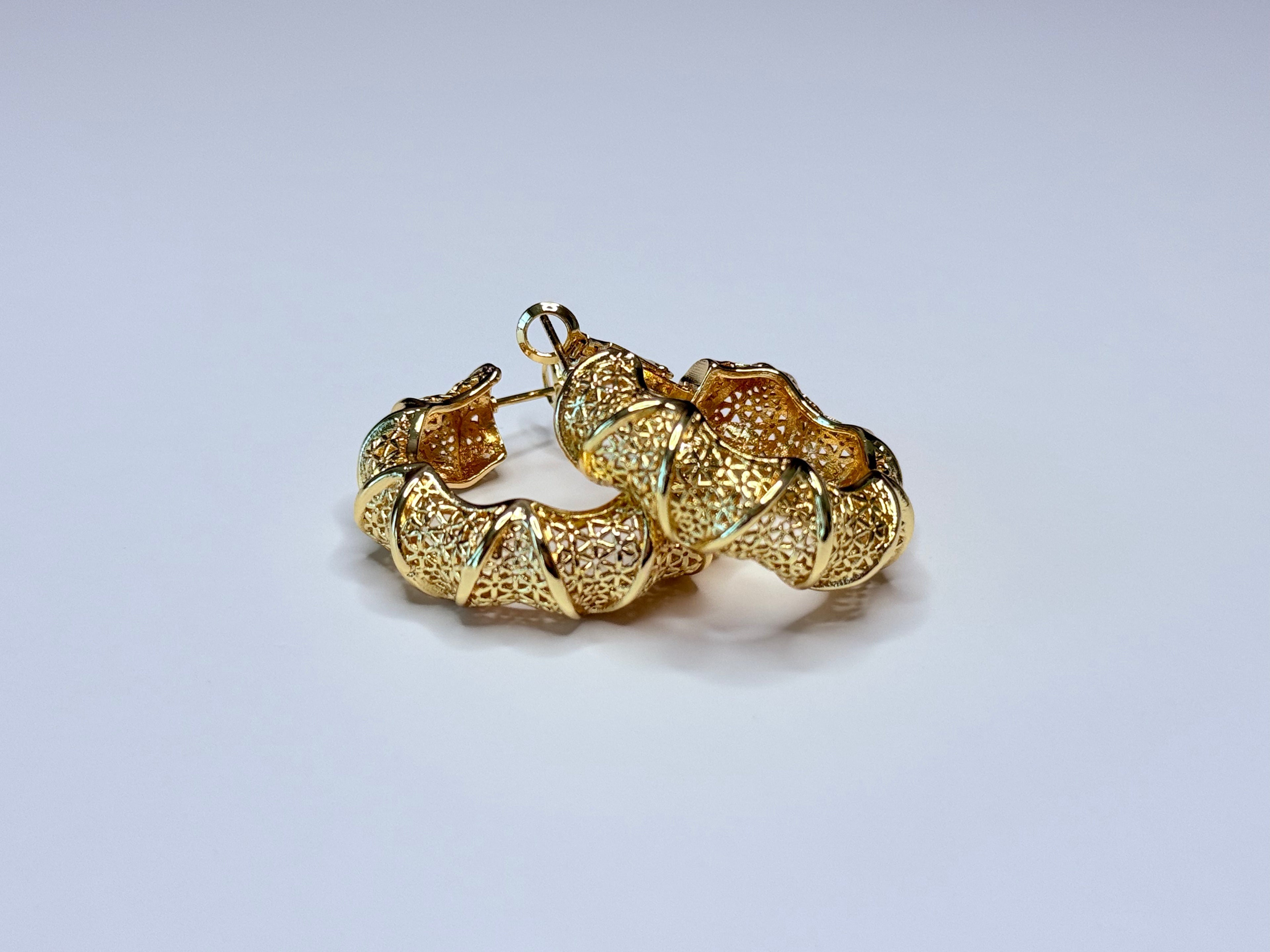 Filigree earrings.