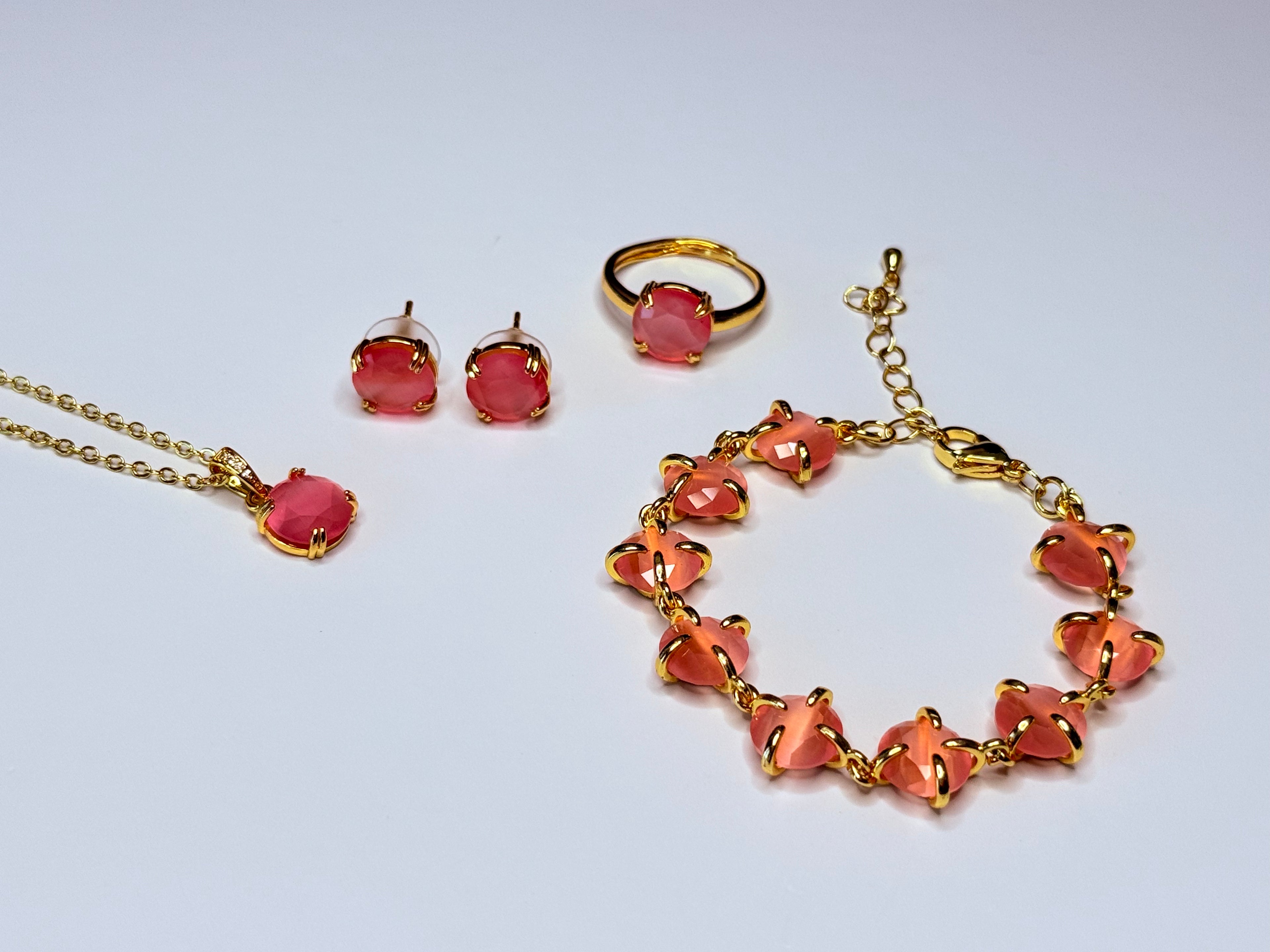 Pink cat-eye set.